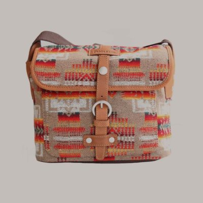 画像1: ペンドルトン ショルダーバッグ（チーフジョセフ・タン）/Pendleton Camera Bag(Chief Joseph Tan)