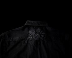 画像3: スナップフロント ウエスタンシャツ（ブラック・ブラックローズ刺繍）/Desperado Long Sleeve Western Shirt(Black/Black Rose) (3)