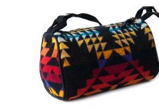 画像2: ペンドルトン トラベル キット バッグ・ドップ バッグ（ブラック・レッド・イエロー）/Pendleton Travel Kit Dopp Bag With Strap (2)