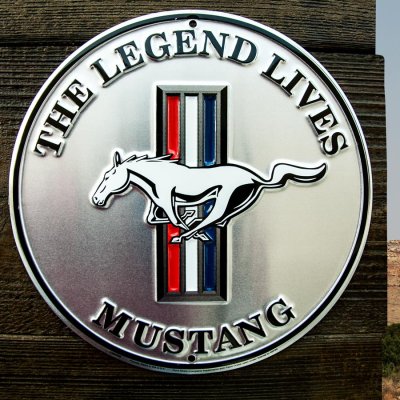 画像1: フォード モーターカンパニー マスタング エンボス ティンサイン メタルサイン 看板（シルバー・ブラック）/Ford Motor Company Mustang Embossed Metal Sign THE LEGEND LIVES MUSTANG