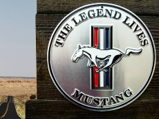 画像2: フォード モーターカンパニー マスタング メタルサイン（シルバー・ブラック）/Ford Motor Company Mustang Metal Sign THE LEGEND LIVES MUSTANG (2)