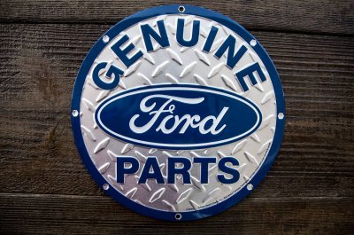 画像1: フォード モーターカンパニー エンボス ティンサイン メタルサイン 看板（シルバー・ブルー）/Ford Motor Company Embossed Metal Sign GENUINE Ford PARTS