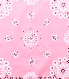 画像2: 大判バンダナ 68cmx68cm ペイズリー ピンク/M&F Western Products Bandana Pink Large 27"X27" (2)