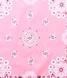 画像2: 大判バンダナ 68cmx68cm ペイズリー ピンク/M&F Western Products Bandana Pink Large 27"X27" (2)