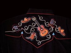 画像2: スカリー ウエスタン 刺繍 シャツ（長袖 ブラック ギター・ハット・ブーツ）/Scully Long Sleeve Embroidered Western Shirt(Men's) (2)