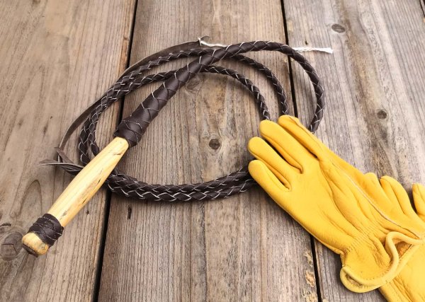 ハーレーウィップ，ムチ，鞭 Hot Leathers アメリカンバイカー レザーウィップ Get Back Whip