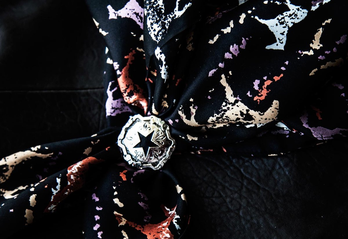 画像2: オースティン アクセント シルク ワイルドラグ（カウボーイ大判スカーフ）ホース/Austin Accent Inc.100% Silk Wild Rags(Horses) (2)