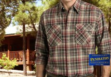 画像2: ペンドルトン ハイカーシャツ（レッド・グリーン・タン/長袖）/Pendleton Long Sleeve Hiker Shirt(Red/Green/Tan Plaid) (2)