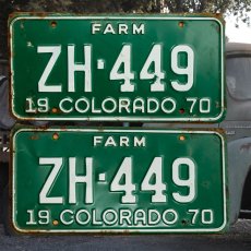 画像1: アメリカ 1970 コロラド州 ファーム ナンバープレート・カーライセンスプレート 同番2枚セット/Colorado License Plates FARM 1970 (1)