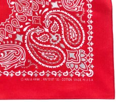 画像2: 光るバンダナ ハバハンク HAV-A-HANK ペイズリー（レッド・ホワイト・シルバー）/Bandana Paisley Red/White/Silver (2)