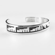 画像2: ホピ族 インディアンジュエリー ベンジャミン マンスフィールド作 ハンドメイド スターリングシルバー ブレスレット/Native American Hopi Benjamin Mansfield SterlingSilver Cuff Bracelet  (2)