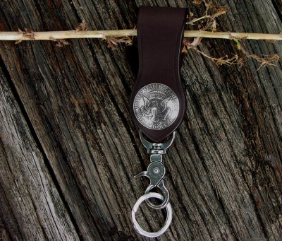 画像1: ファニー 50¢ケネディー 1964年 ループ キーホルダー(ブラウン)/Funny 50¢ KENNEDY Loop Key Holder(Brown)